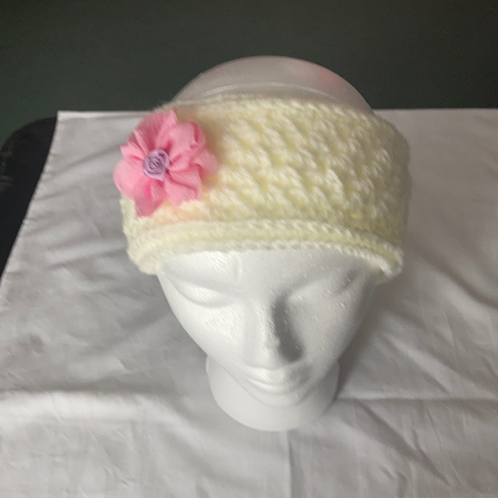 Hand crochet headband color off white